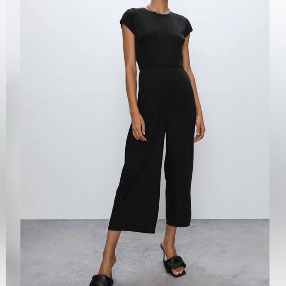 Aritzia Babaton Hamptons Black Cap-Sleeve Wide-Leg Cropped Jumpsuit